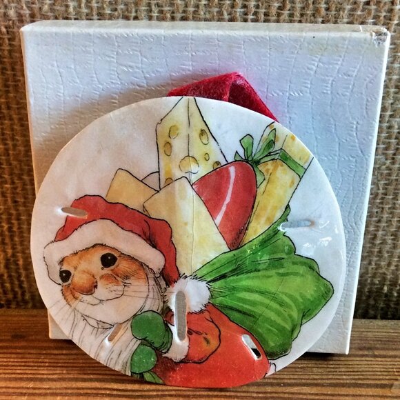 Sand Dollar Ornament Santa Mouse with Cheese Sack Christmas Beach Decor - Picture 1 of 4